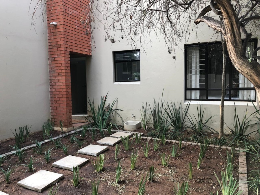 To Let 2 Bedroom Property for Rent in Pineslopes Gauteng