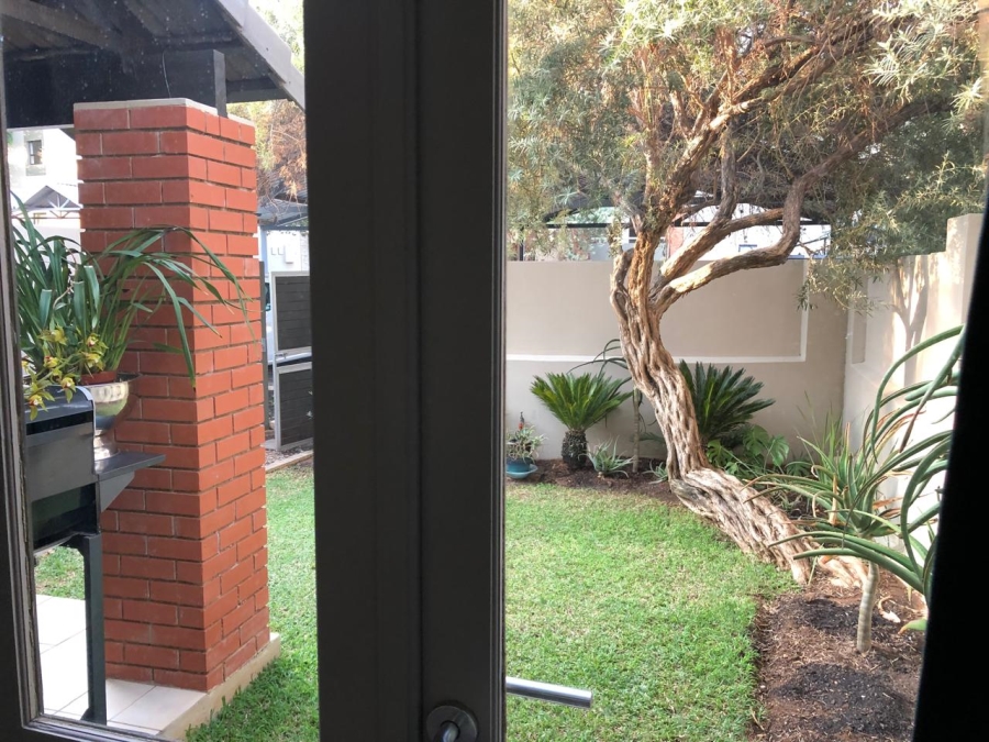 To Let 2 Bedroom Property for Rent in Pineslopes Gauteng