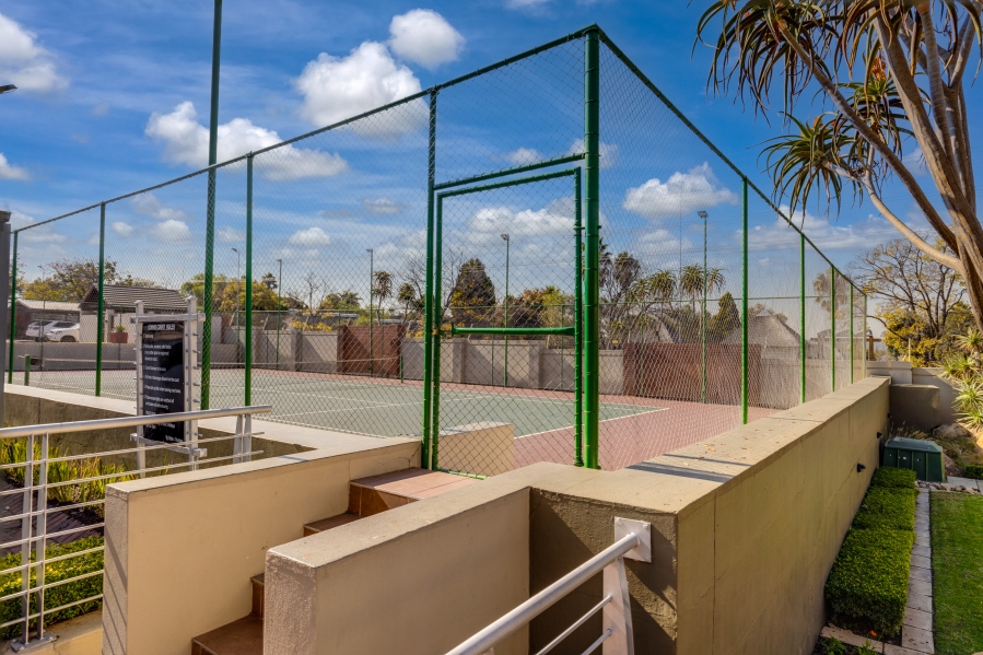 To Let 2 Bedroom Property for Rent in Pineslopes Gauteng