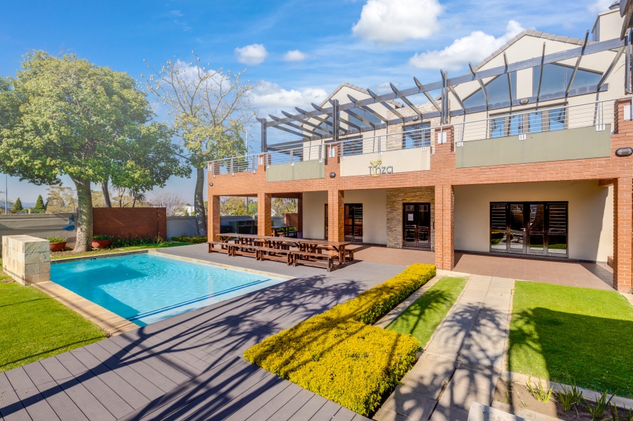 To Let 2 Bedroom Property for Rent in Pineslopes Gauteng