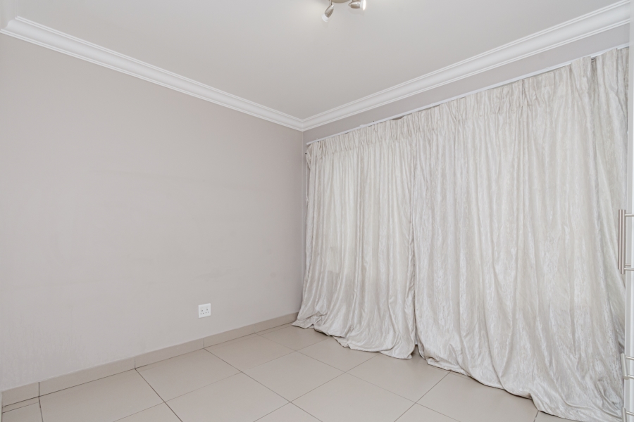 2 Bedroom Property for Sale in Chartwell Gauteng
