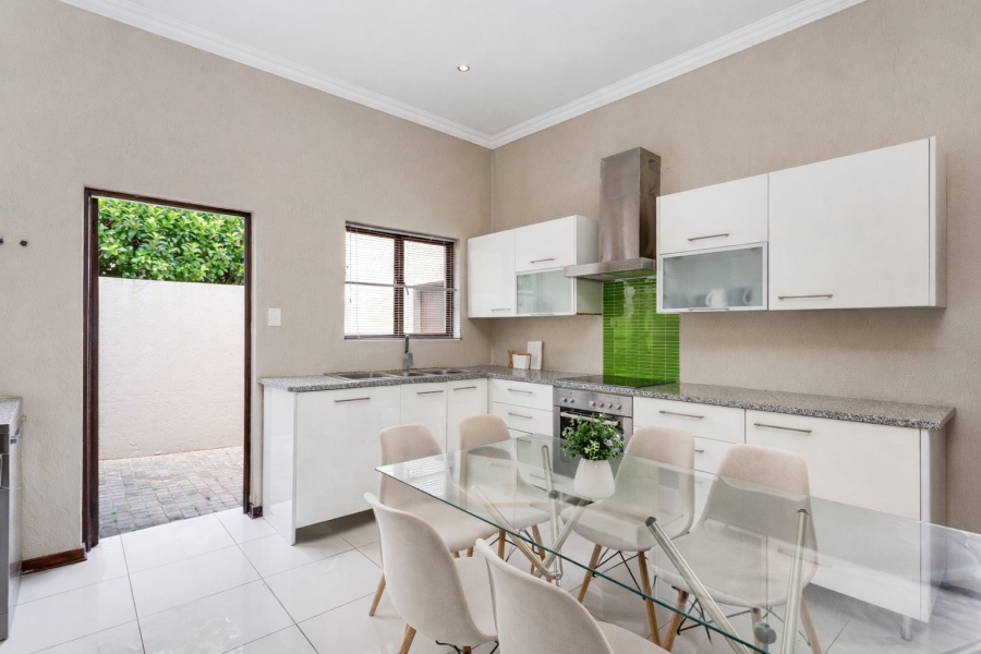 To Let 2 Bedroom Property for Rent in Broadacres Gauteng