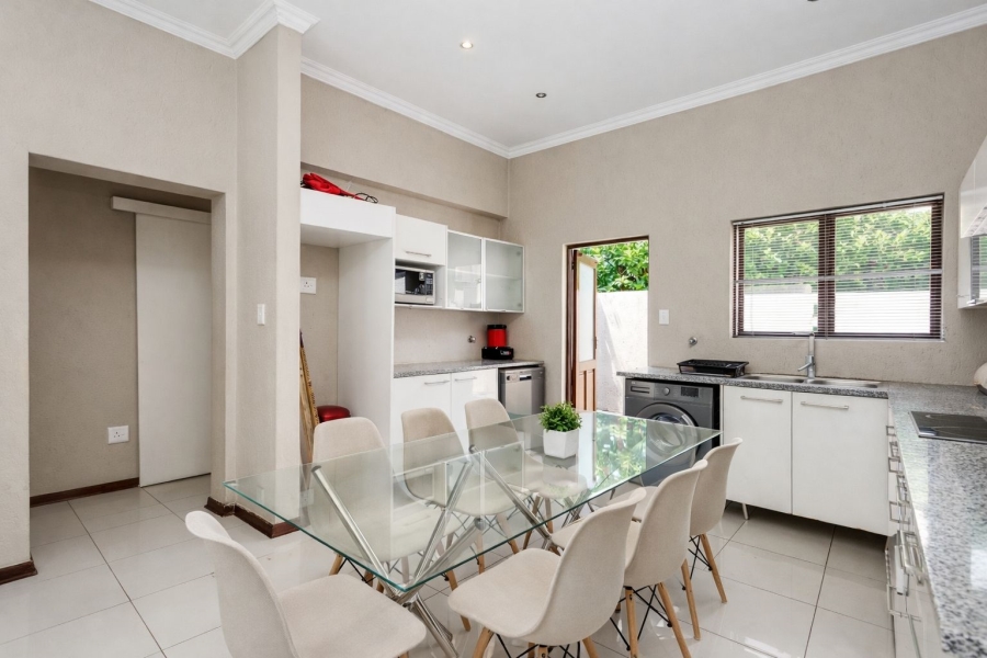 To Let 2 Bedroom Property for Rent in Broadacres Gauteng