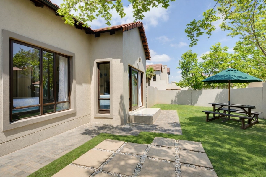 To Let 2 Bedroom Property for Rent in Broadacres Gauteng