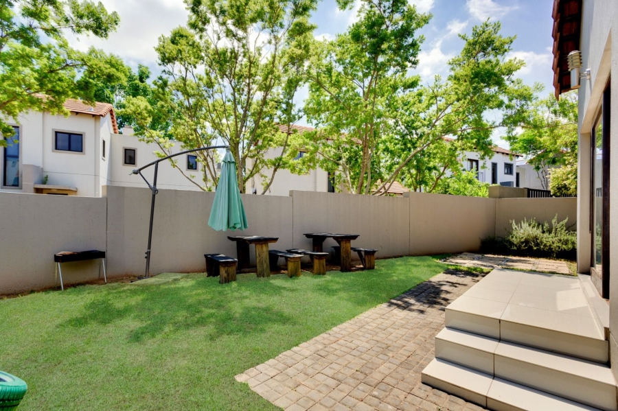 To Let 2 Bedroom Property for Rent in Broadacres Gauteng