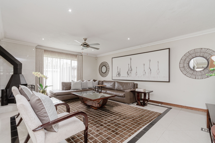 To Let 4 Bedroom Property for Rent in Bryanston Gauteng