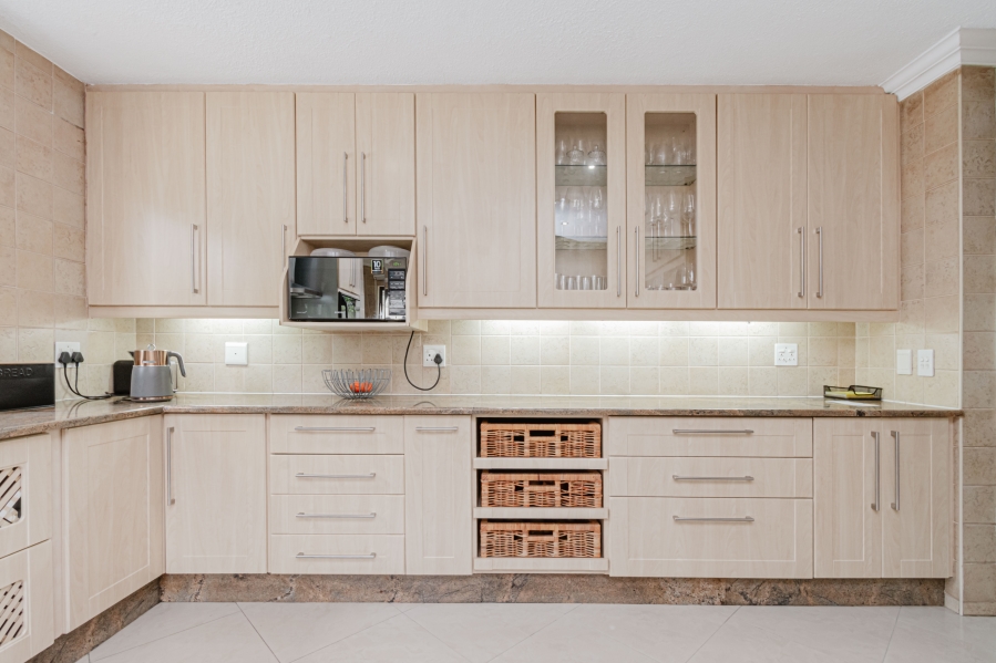 To Let 4 Bedroom Property for Rent in Bryanston Gauteng