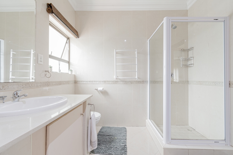 To Let 4 Bedroom Property for Rent in Bryanston Gauteng