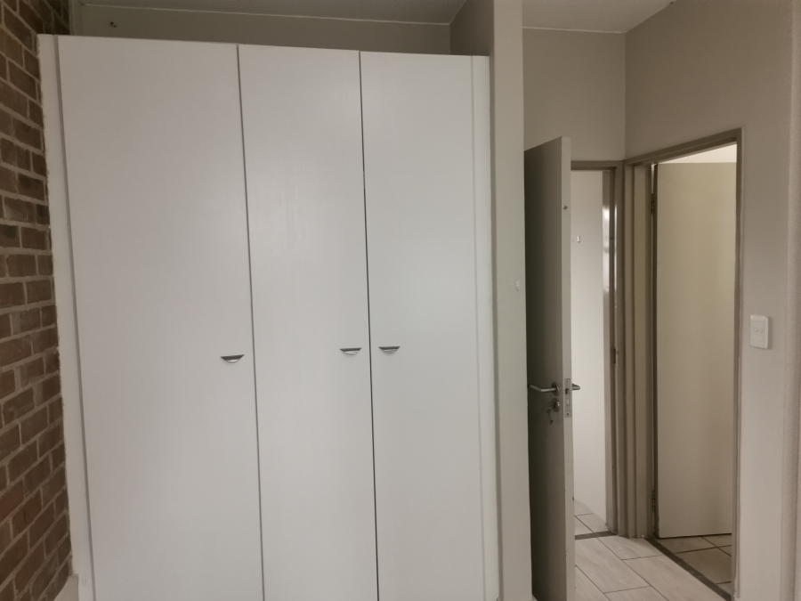 1 Bedroom Property for Sale in Houghton Estate Gauteng