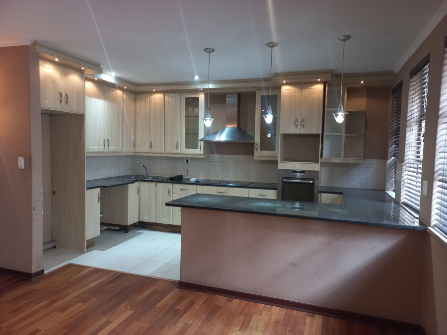 To Let 3 Bedroom Property for Rent in Marshalltown Gauteng