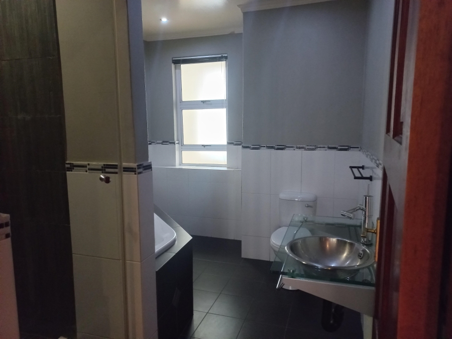 To Let 3 Bedroom Property for Rent in Marshalltown Gauteng