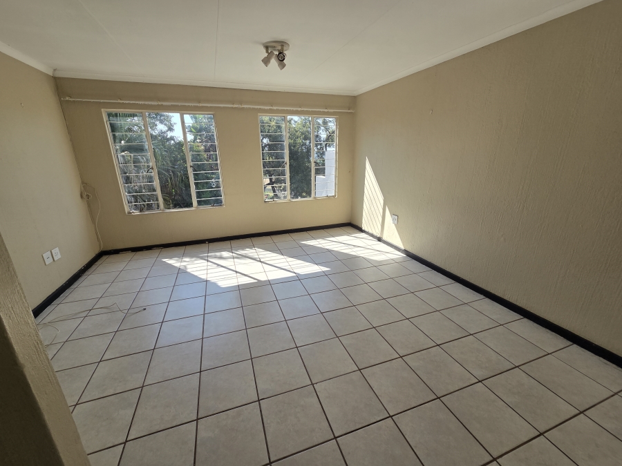 To Let 2 Bedroom Property for Rent in Radiokop Gauteng