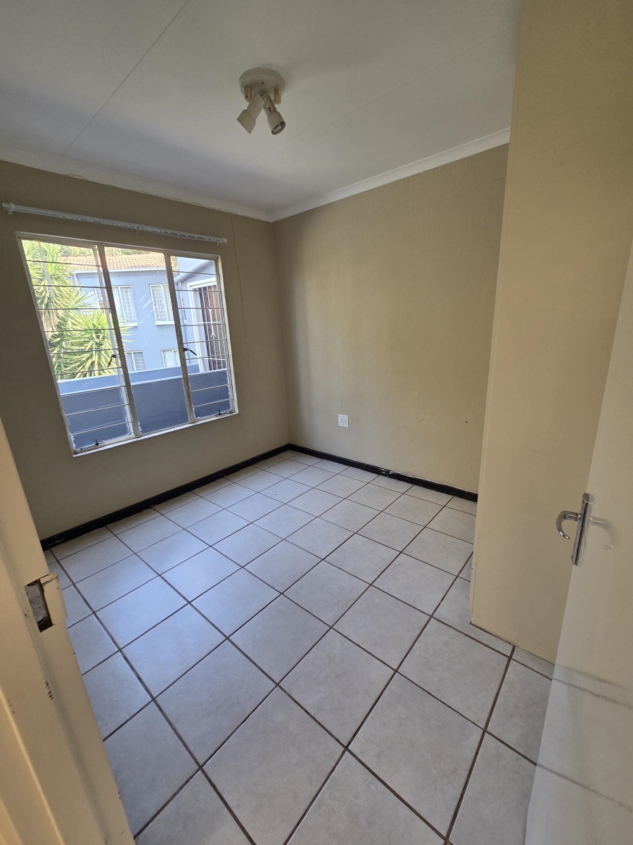 To Let 2 Bedroom Property for Rent in Radiokop Gauteng