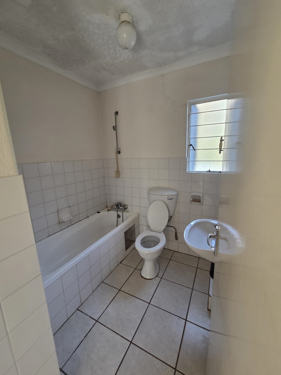 To Let 2 Bedroom Property for Rent in Radiokop Gauteng