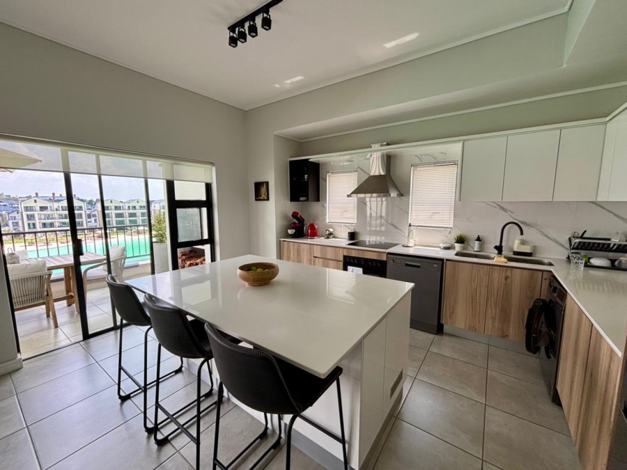 To Let 2 Bedroom Property for Rent in Waterfall Gauteng