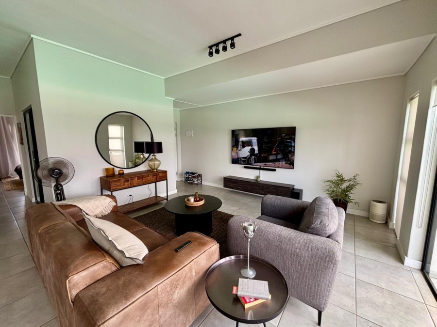 To Let 2 Bedroom Property for Rent in Waterfall Gauteng