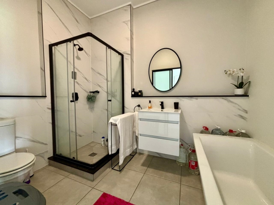 To Let 2 Bedroom Property for Rent in Waterfall Gauteng