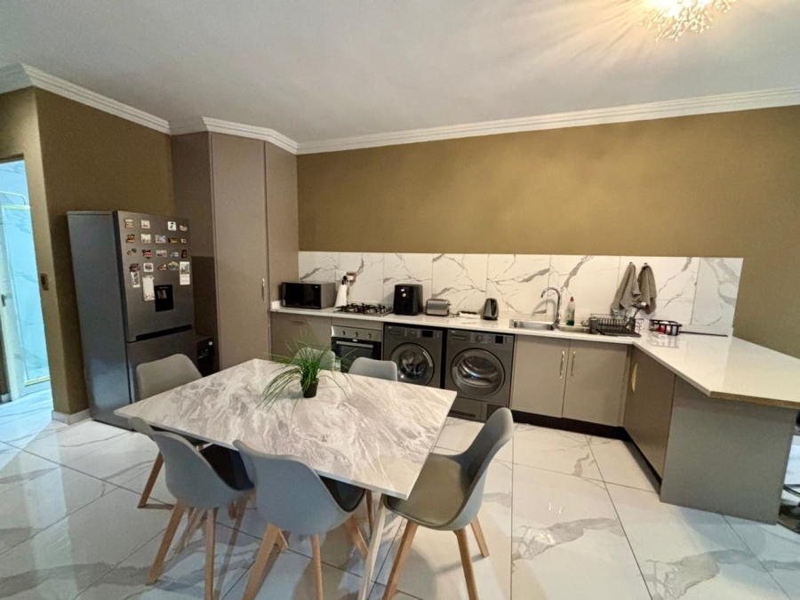To Let 3 Bedroom Property for Rent in Randpark Ridge Gauteng