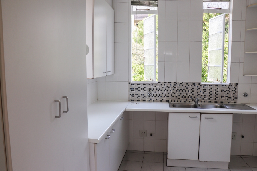 To Let 2 Bedroom Property for Rent in Houghton Estate Gauteng