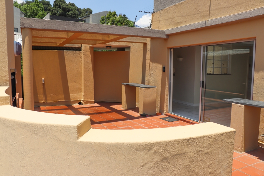 To Let 2 Bedroom Property for Rent in Houghton Estate Gauteng