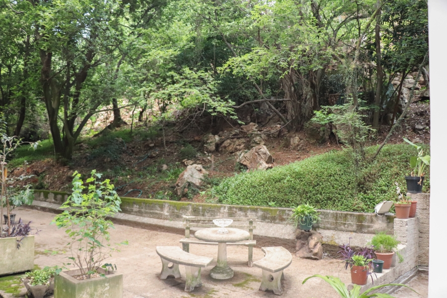 To Let 2 Bedroom Property for Rent in Houghton Estate Gauteng