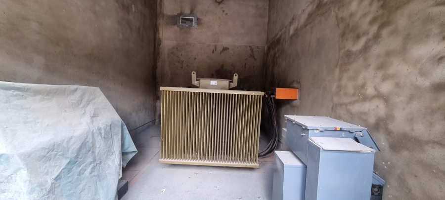 To Let commercial Property for Rent in Randjespark Gauteng