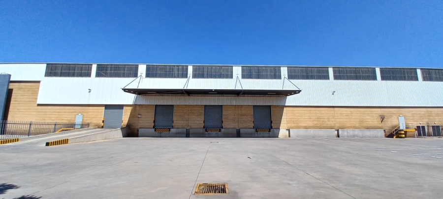 To Let commercial Property for Rent in Gosforth Park Gauteng