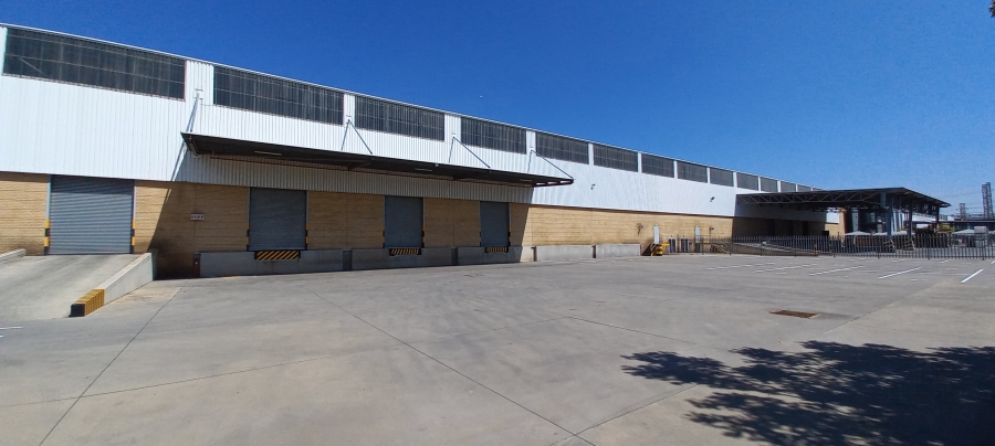 To Let commercial Property for Rent in Gosforth Park Gauteng