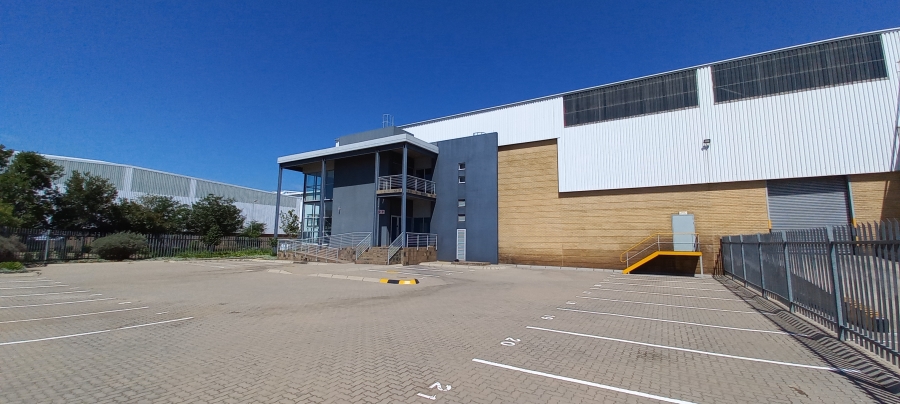 To Let commercial Property for Rent in Gosforth Park Gauteng