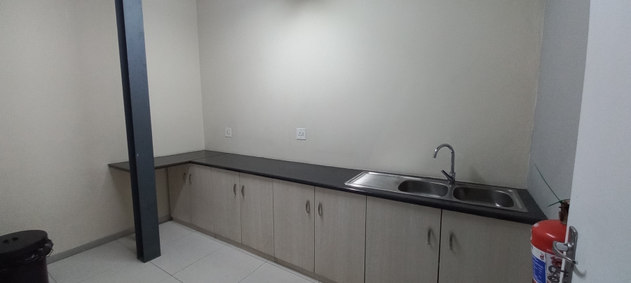 To Let commercial Property for Rent in Gosforth Park Gauteng