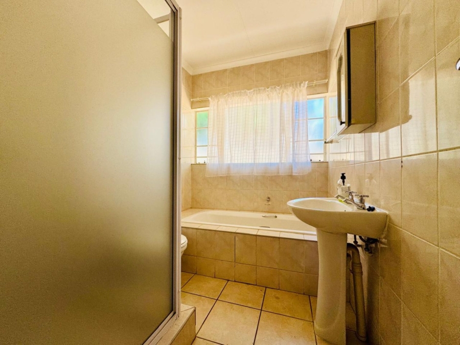 3 Bedroom Property for Sale in Green Acres Estate Gauteng