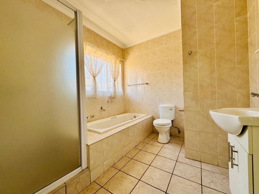 3 Bedroom Property for Sale in Green Acres Estate Gauteng