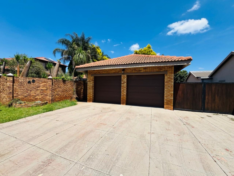 3 Bedroom Property for Sale in Green Acres Estate Gauteng