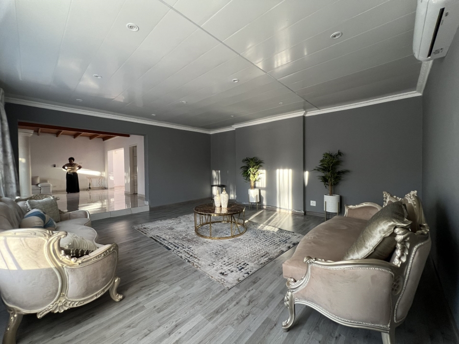 4 Bedroom Property for Sale in Waterkloof Ridge Gauteng