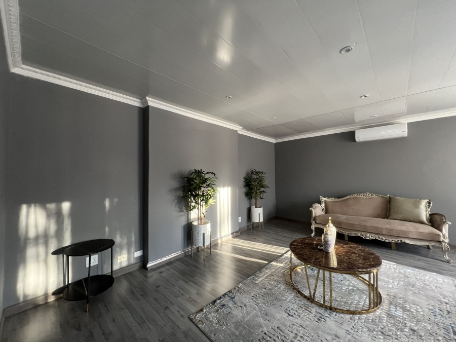 4 Bedroom Property for Sale in Waterkloof Ridge Gauteng