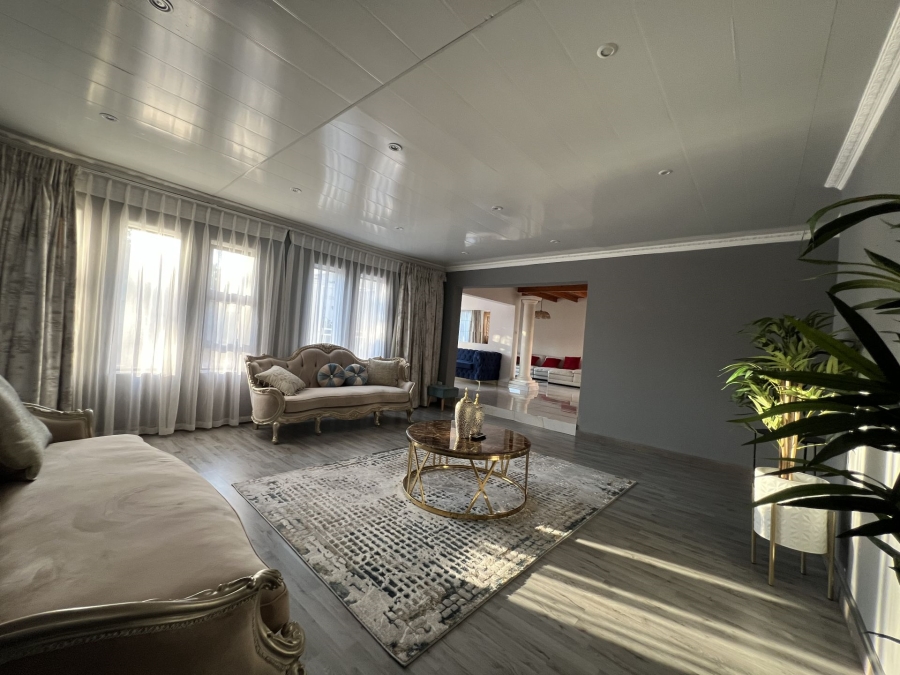 4 Bedroom Property for Sale in Waterkloof Ridge Gauteng