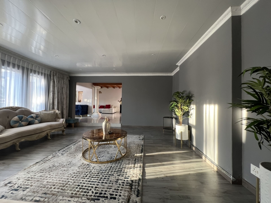 4 Bedroom Property for Sale in Waterkloof Ridge Gauteng