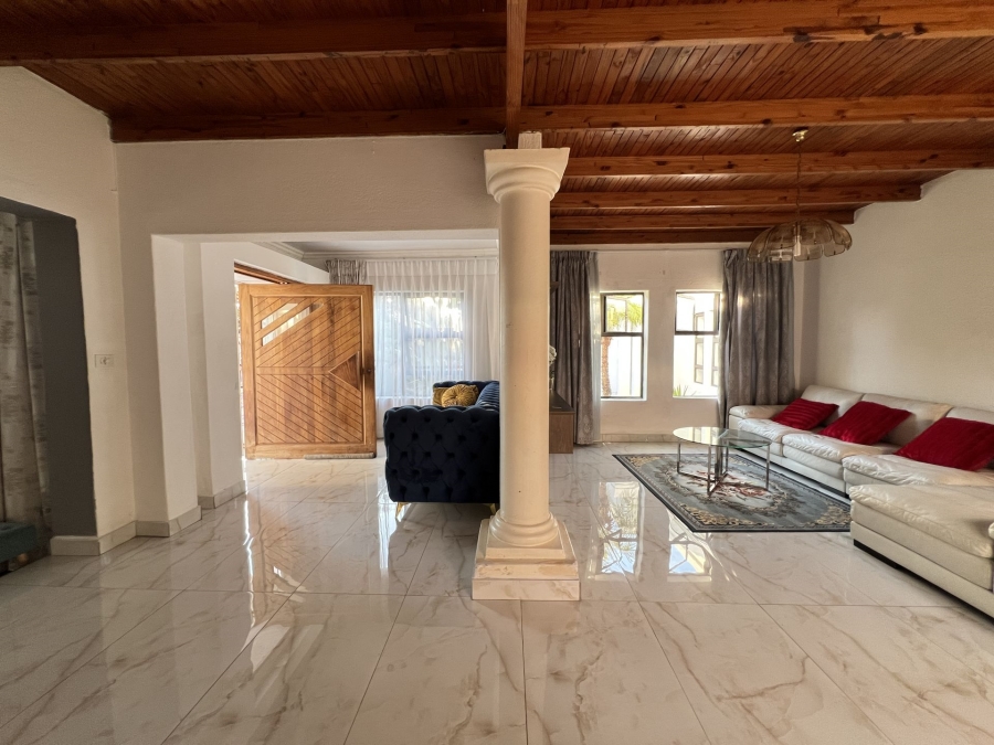 4 Bedroom Property for Sale in Waterkloof Ridge Gauteng