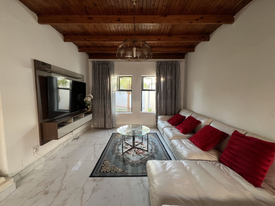 4 Bedroom Property for Sale in Waterkloof Ridge Gauteng