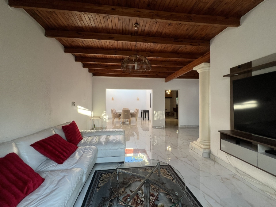 4 Bedroom Property for Sale in Waterkloof Ridge Gauteng