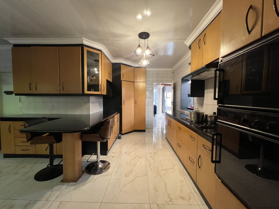 4 Bedroom Property for Sale in Waterkloof Ridge Gauteng