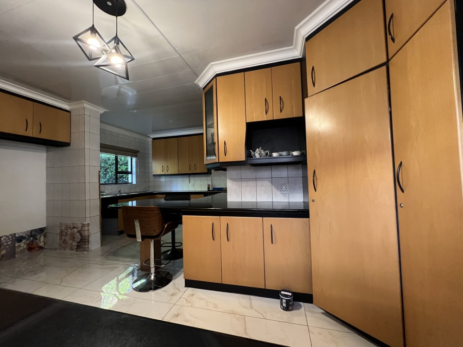 4 Bedroom Property for Sale in Waterkloof Ridge Gauteng
