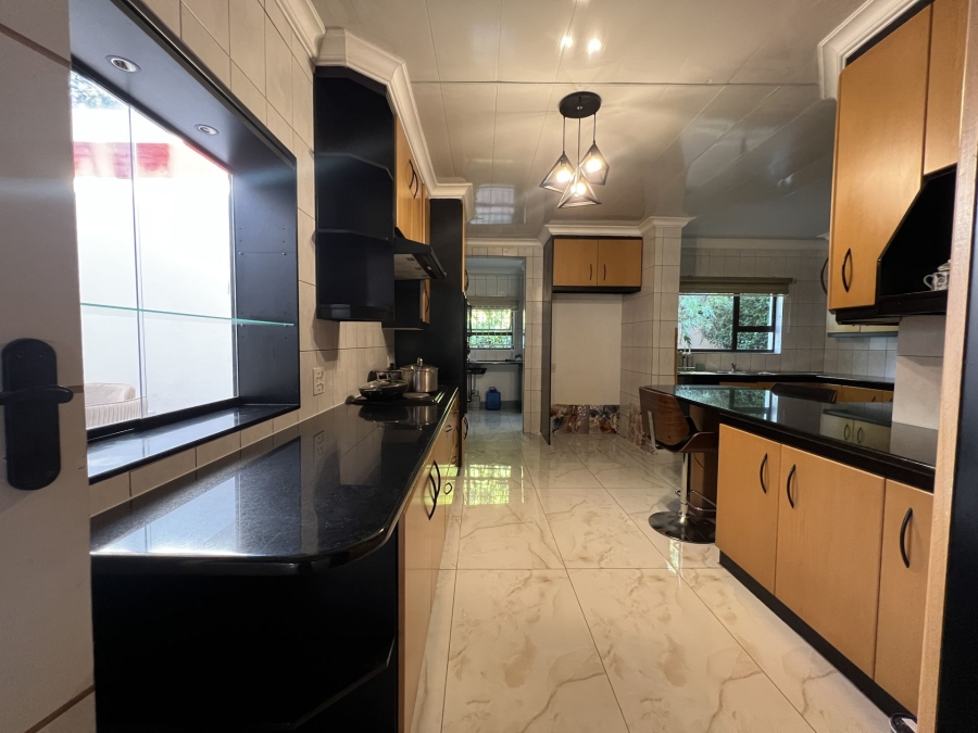 4 Bedroom Property for Sale in Waterkloof Ridge Gauteng