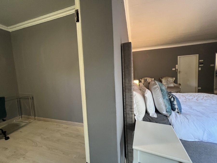 4 Bedroom Property for Sale in Waterkloof Ridge Gauteng