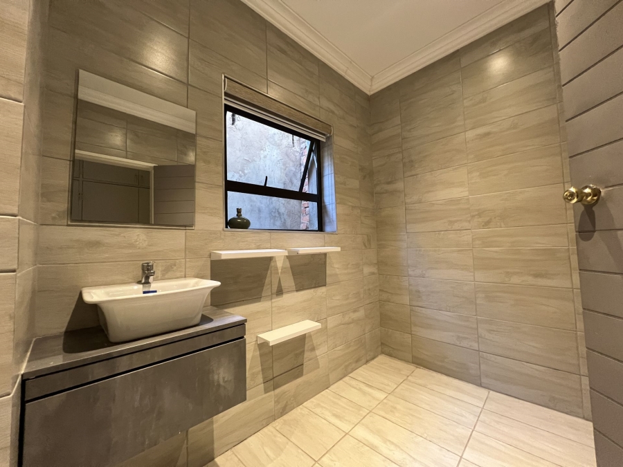 4 Bedroom Property for Sale in Waterkloof Ridge Gauteng