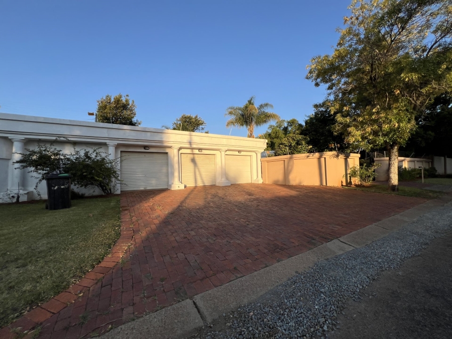 4 Bedroom Property for Sale in Waterkloof Ridge Gauteng