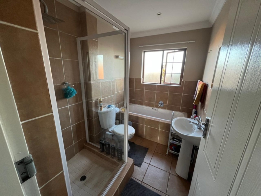 2 Bedroom Property for Sale in Montana Tuine Gauteng