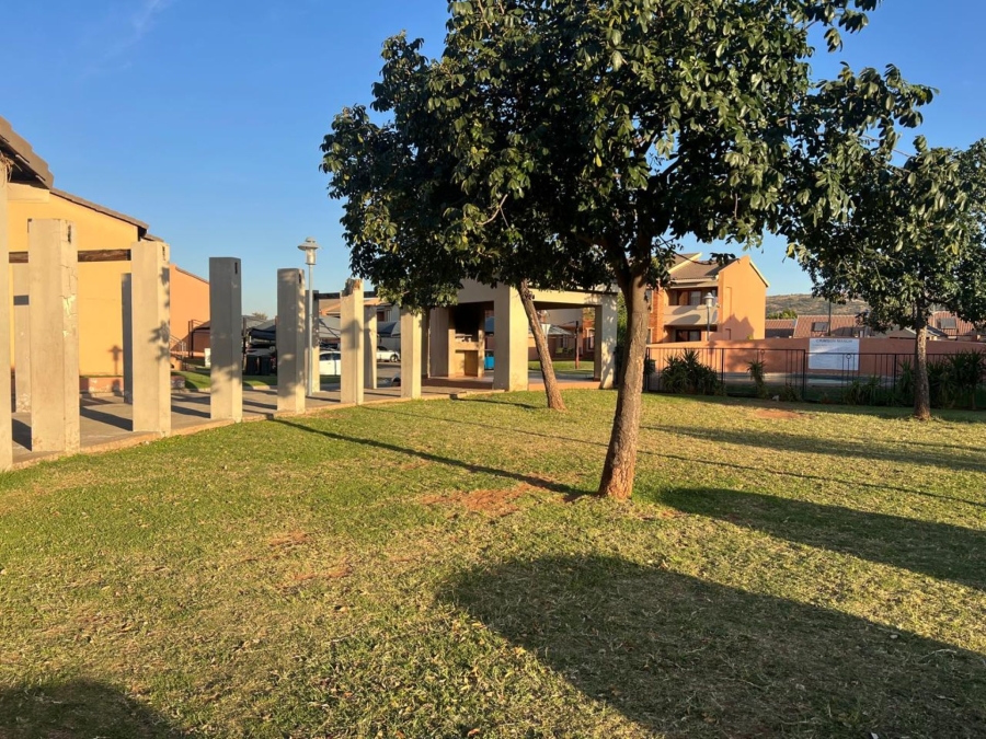 2 Bedroom Property for Sale in Montana Tuine Gauteng