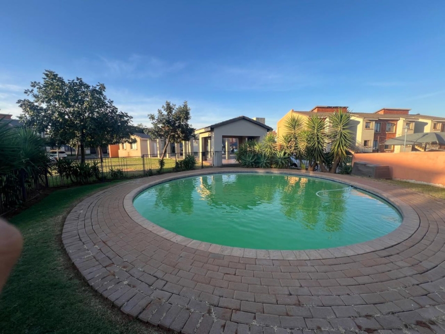 2 Bedroom Property for Sale in Montana Tuine Gauteng