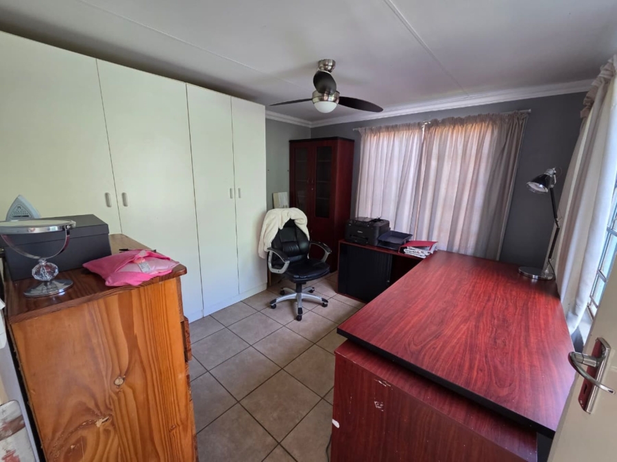4 Bedroom Property for Sale in Sinoville Gauteng